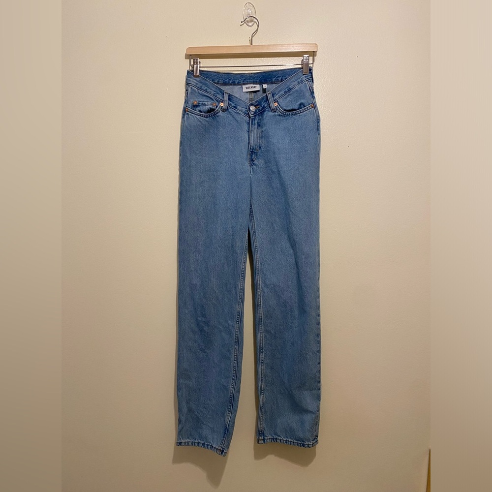 Weekday Light Blue Straight Leg Jeans. Size 26